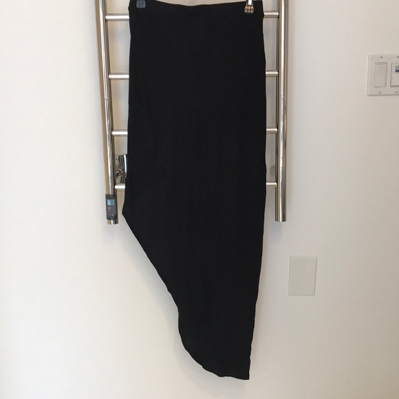 Asymmetric skirt - Picture 3 of 3